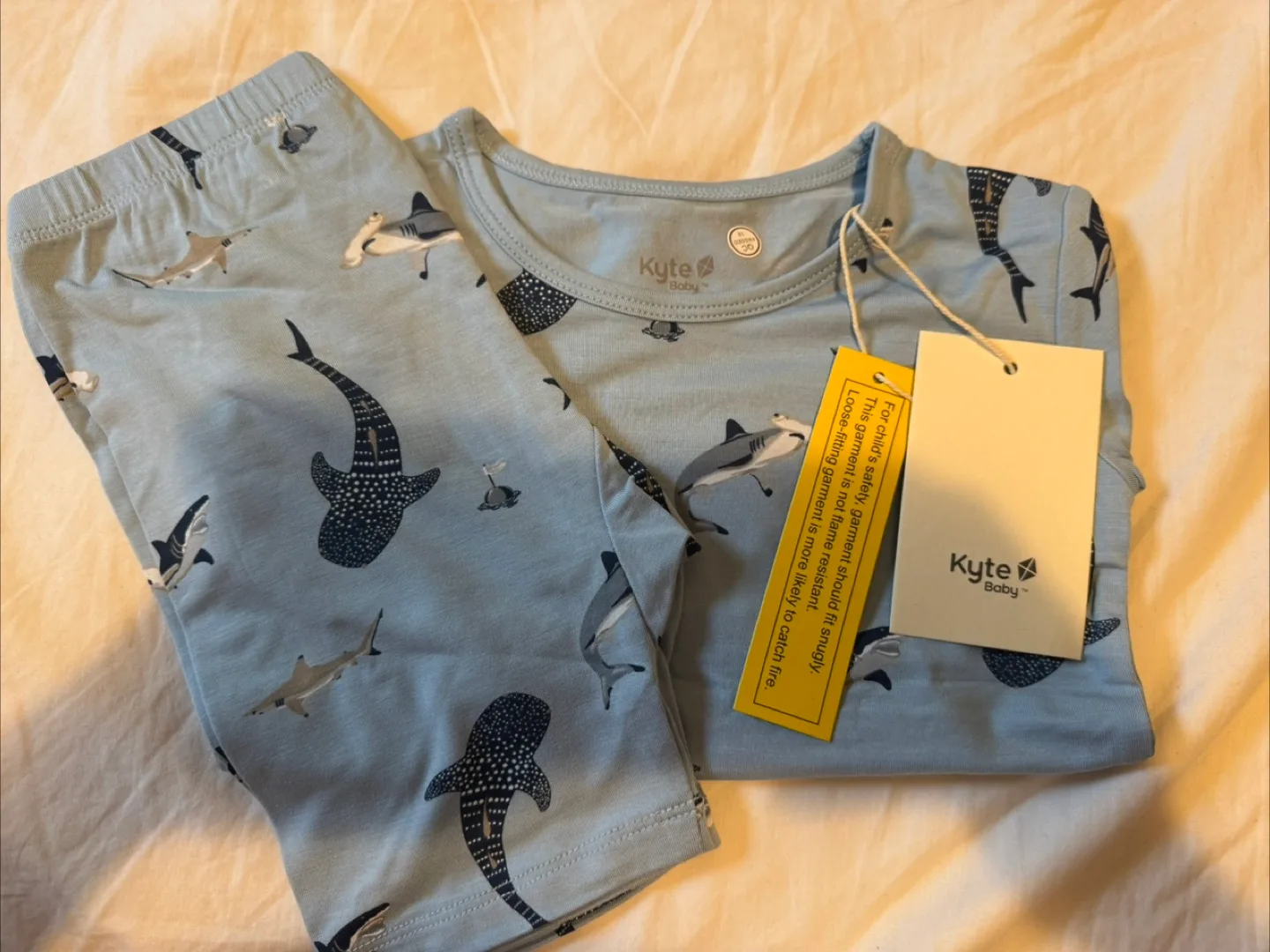 New Kyte Baby Shark Pajamas 4T image indicator(2)