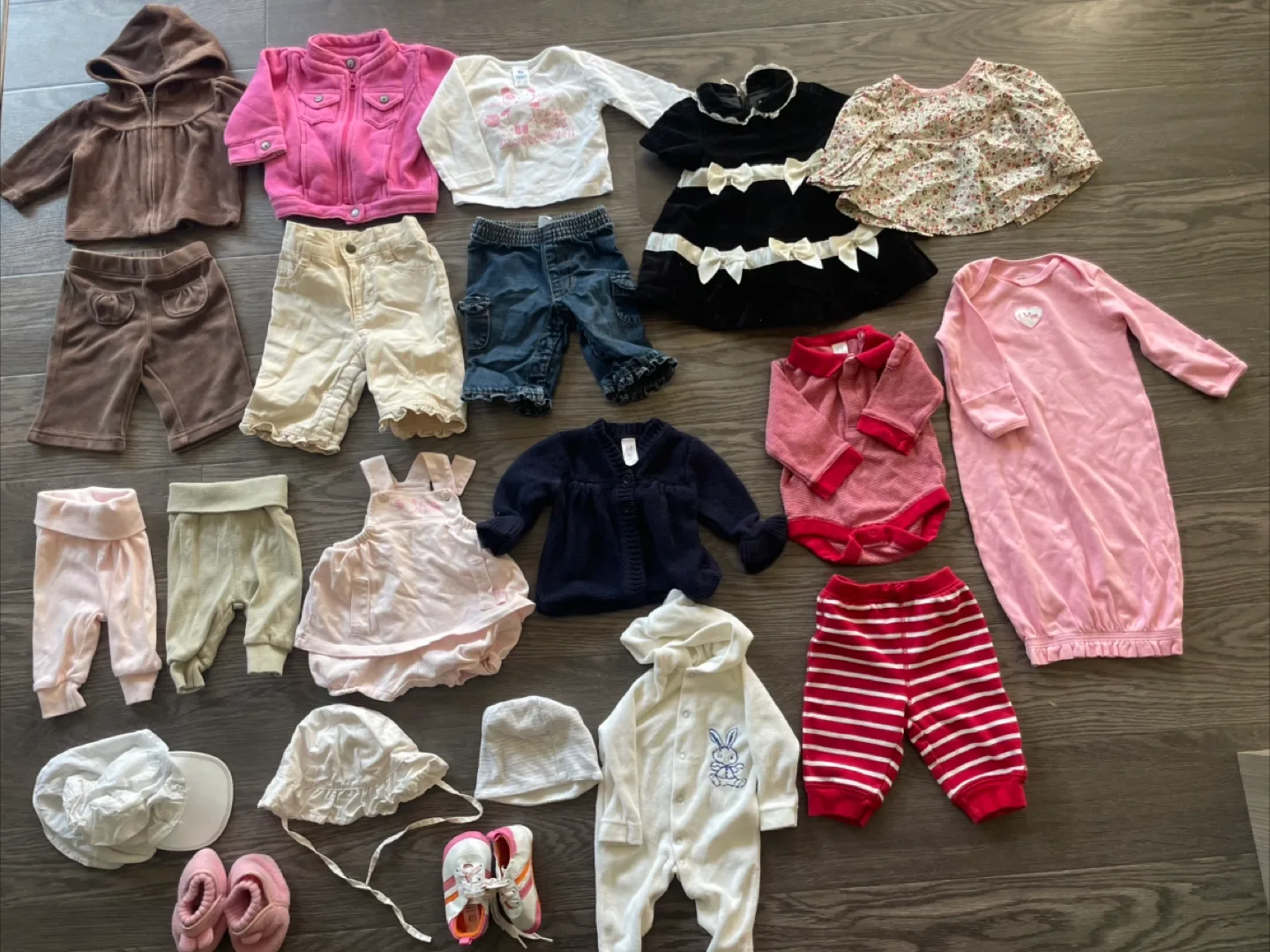 Girl Clothing Lot (Newborn / 0-3 months) thumbnail