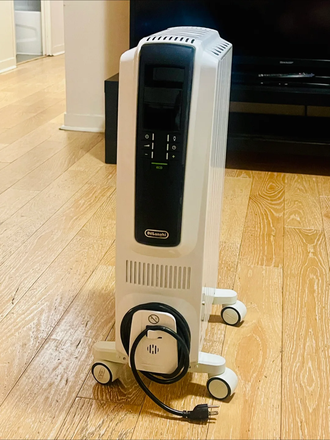 DeLonghi Electric Radiator Heater thumbnail