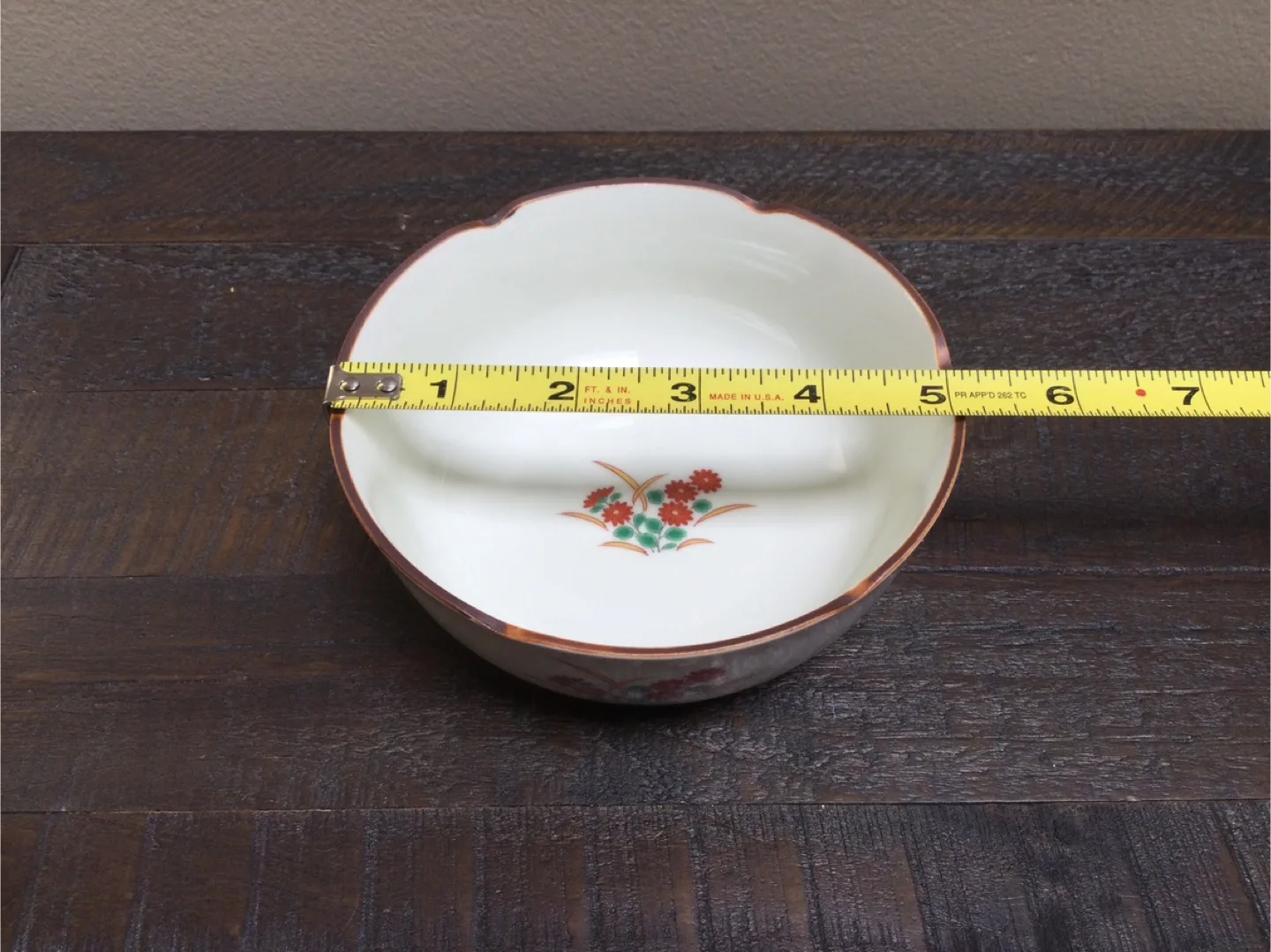 Vintage Japanese Porcelain Bowl Set of 5 with Box image indicator(4)