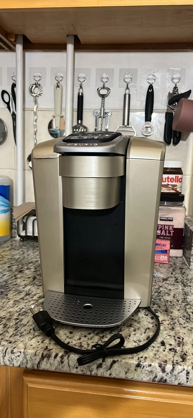 Keurig Coffee Maker - Brew Hot or Iced thumbnail