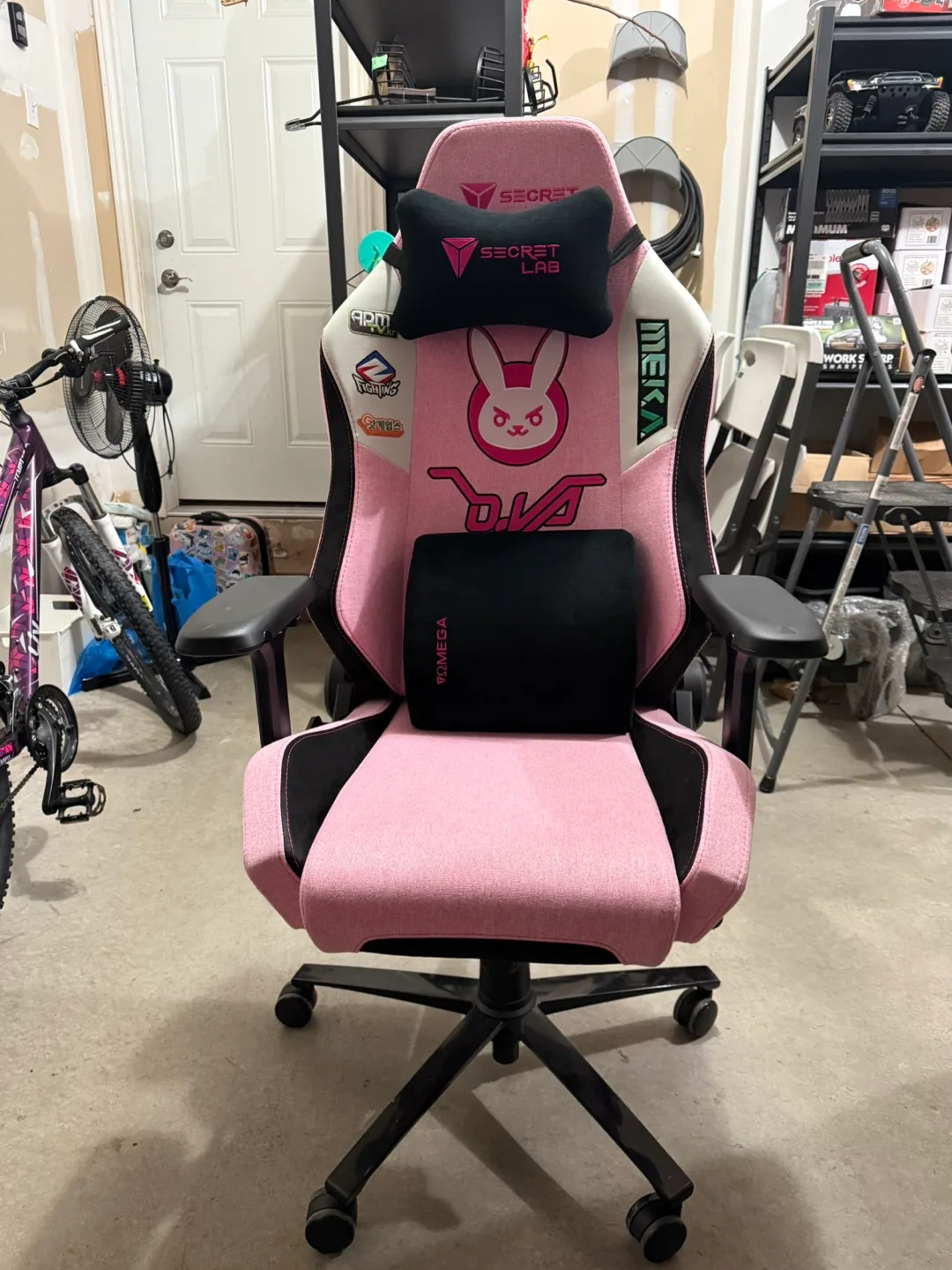 Secretlab D.Va Overwatch Edition Gaming Chair thumbnail