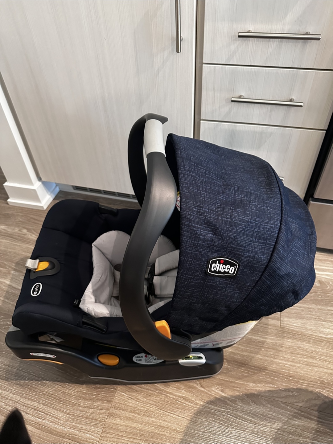 Chicco KeyFit 30 Infant Car Seat - photo 2