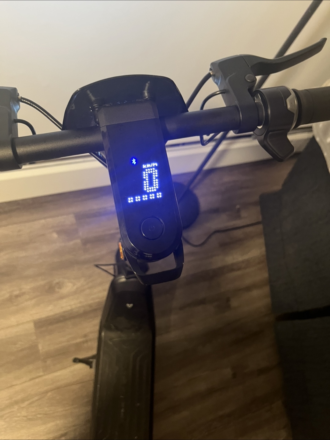 NIU kqi3 pro electric scooter - photo 2