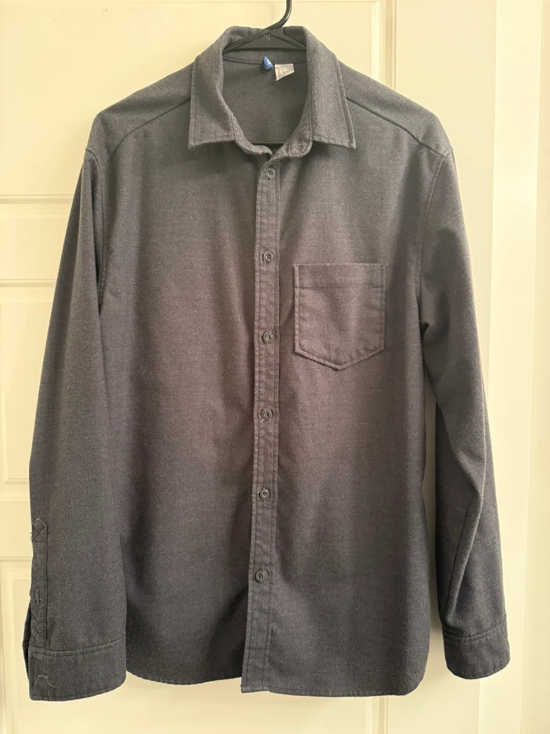 H&M Dark Grey Flannel Shirt - Size Small thumbnail