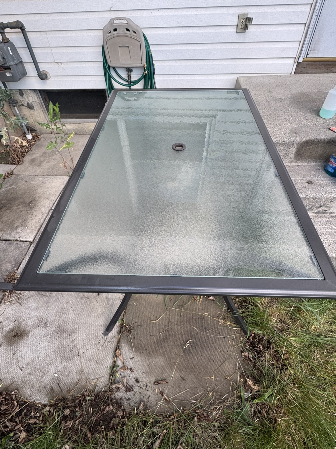 EUC Outdoor Dining Table with chairs **P/U PENBROOKE*