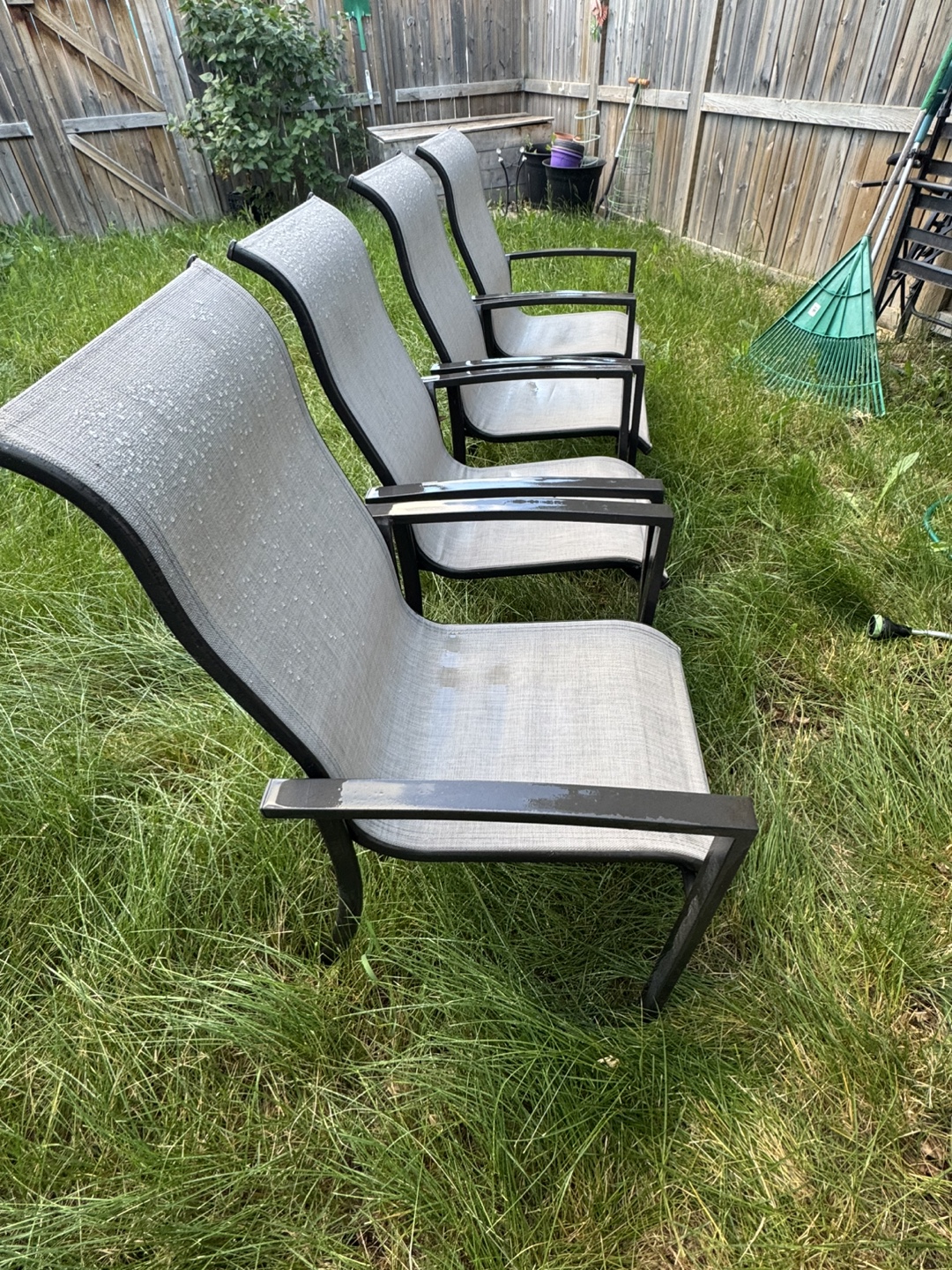 EUC Outdoor Dining Table with chairs **P/U PENBROOKE* - photo 5