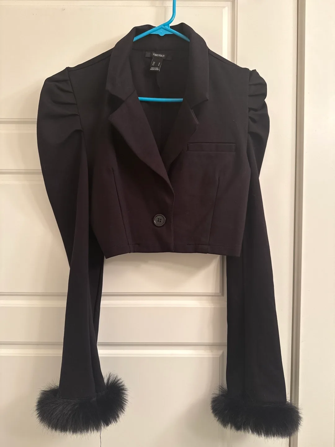 Forever 21 Black Cropped Blazer - Size M thumbnail