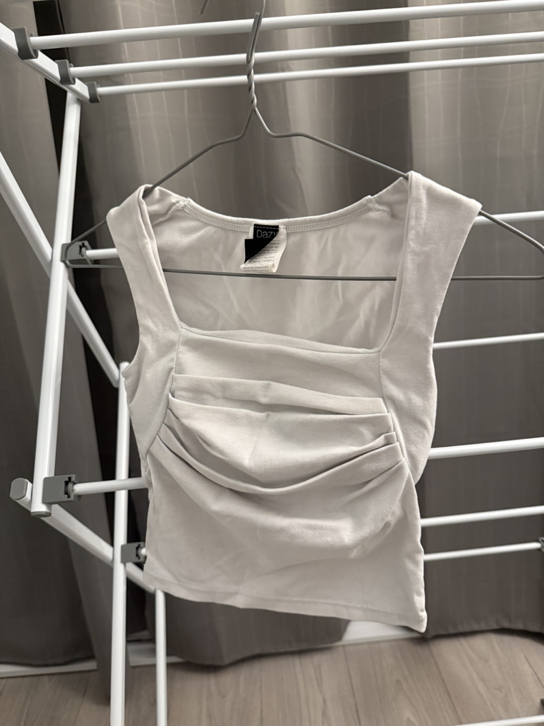 Dazy Ruched Front Tank Top