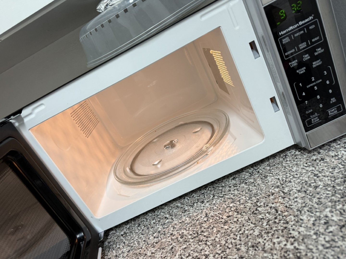 Hamilton Beach 1.1 cu.ft Countertop Microwave - photo 2