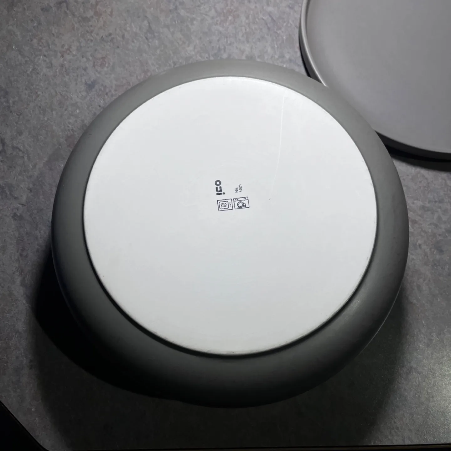 large salad bowl - w/ lid image indicator(4)