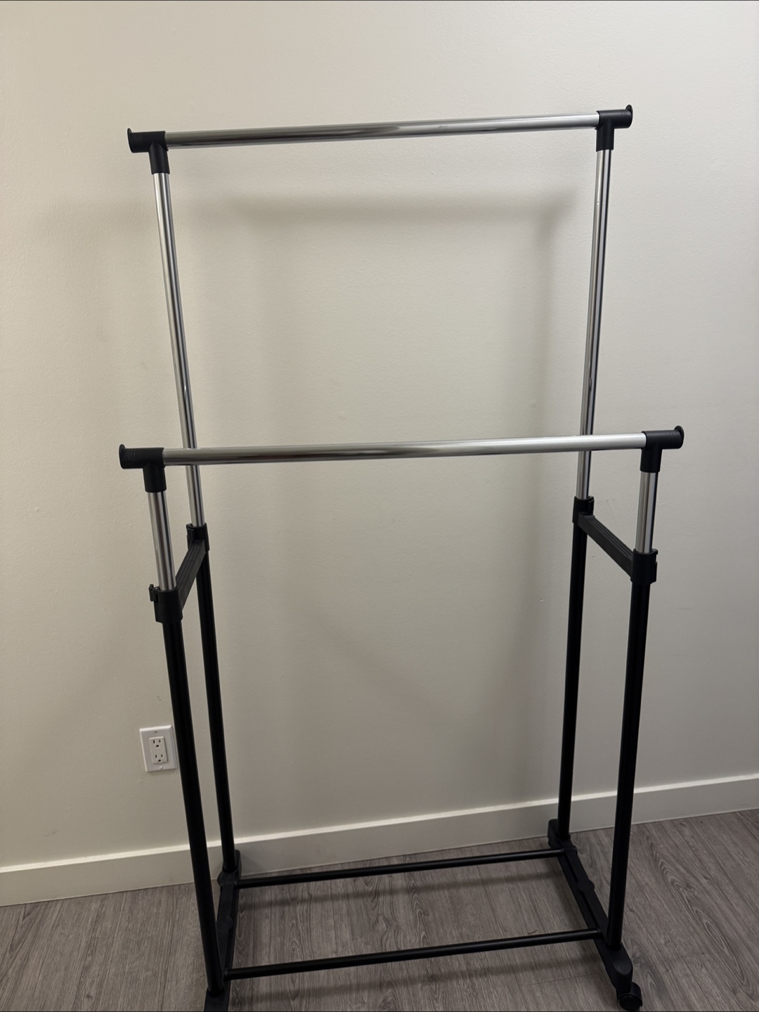 Adjustable Double Rod Clothing Rack