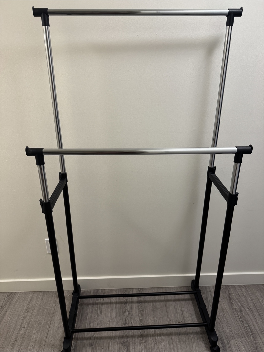 Adjustable Double Rod Clothing Rack - photo 2