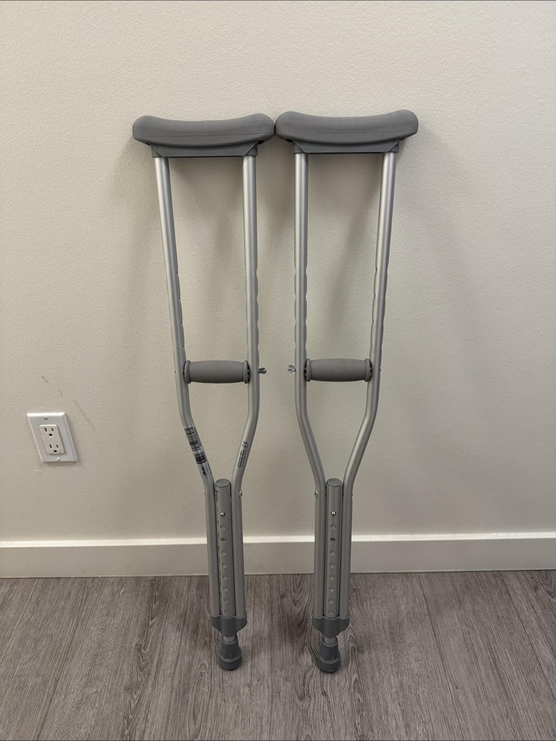 Adjustable Aluminum Crutches - Like New - photo 3