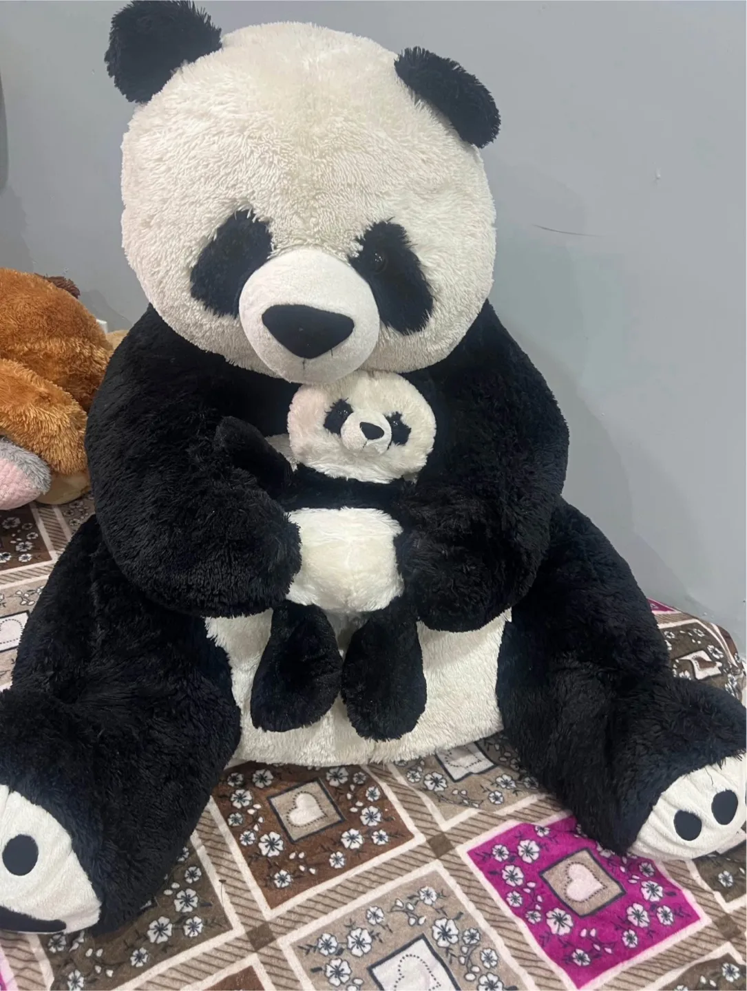 Giant Panda Plush with Baby thumbnail