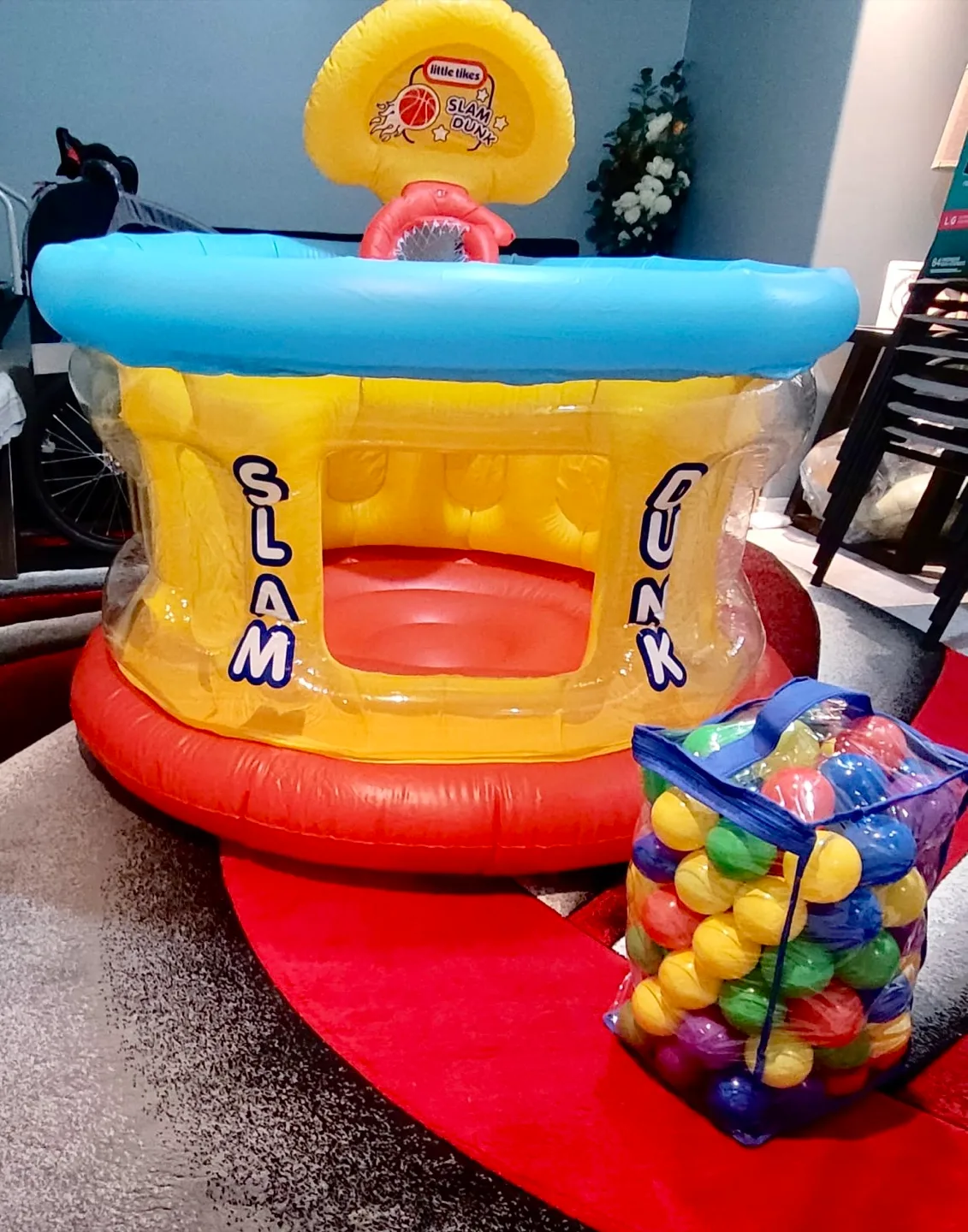 Little Tikes inflatable Slam Dunk thumbnail