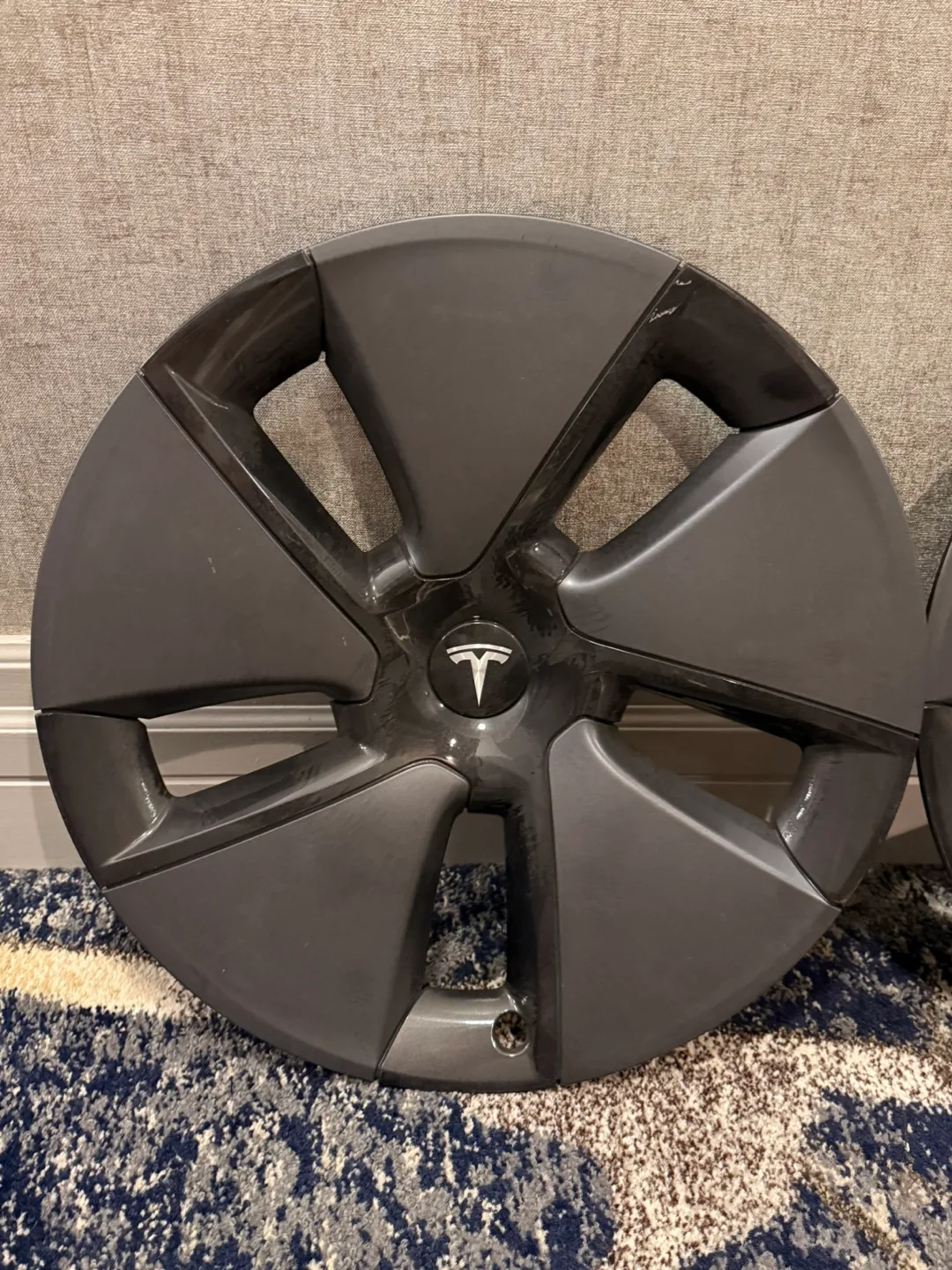 Tesla Model 3 Wheel Covers Set of 4 image indicator(2)