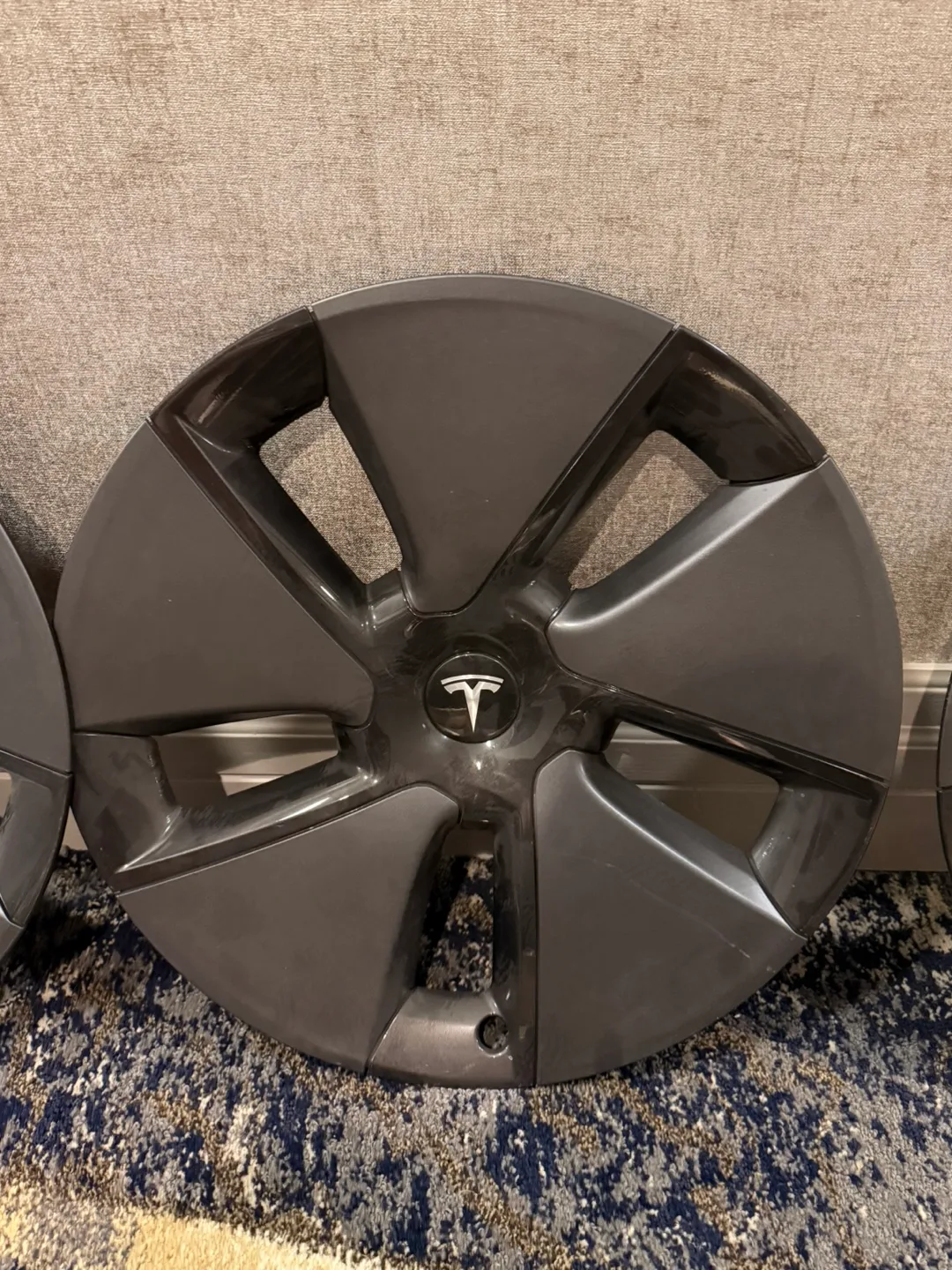 Tesla Model 3 Wheel Covers Set of 4 image indicator(4)