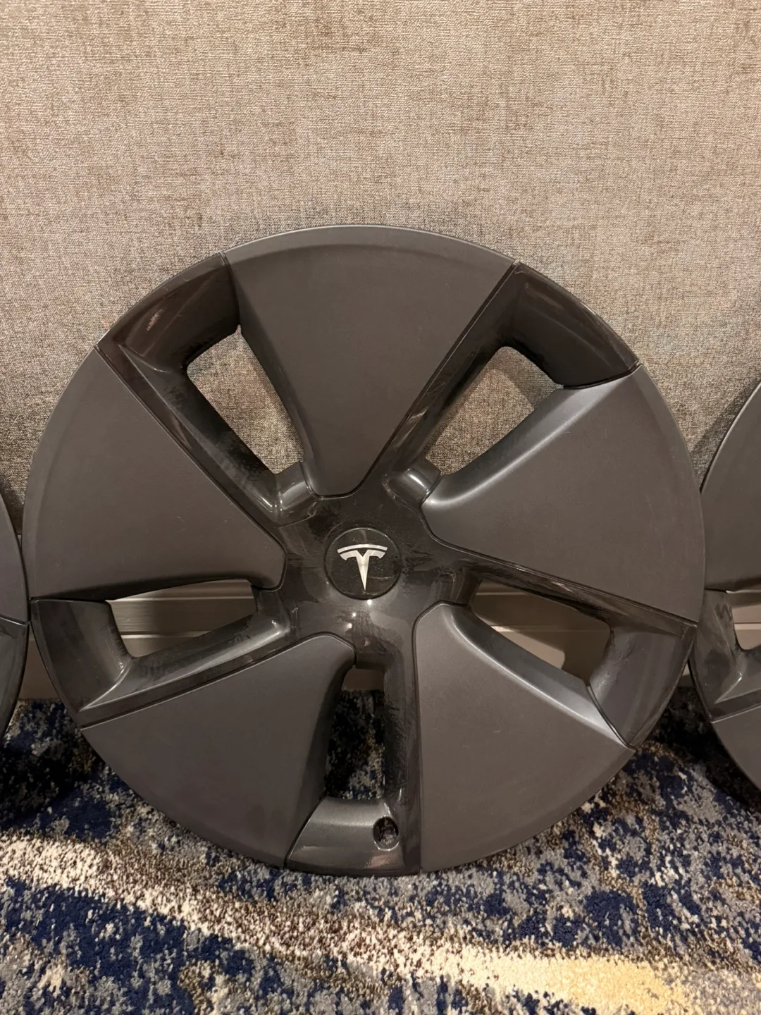 Tesla Model 3 Wheel Covers Set of 4 image indicator(3)