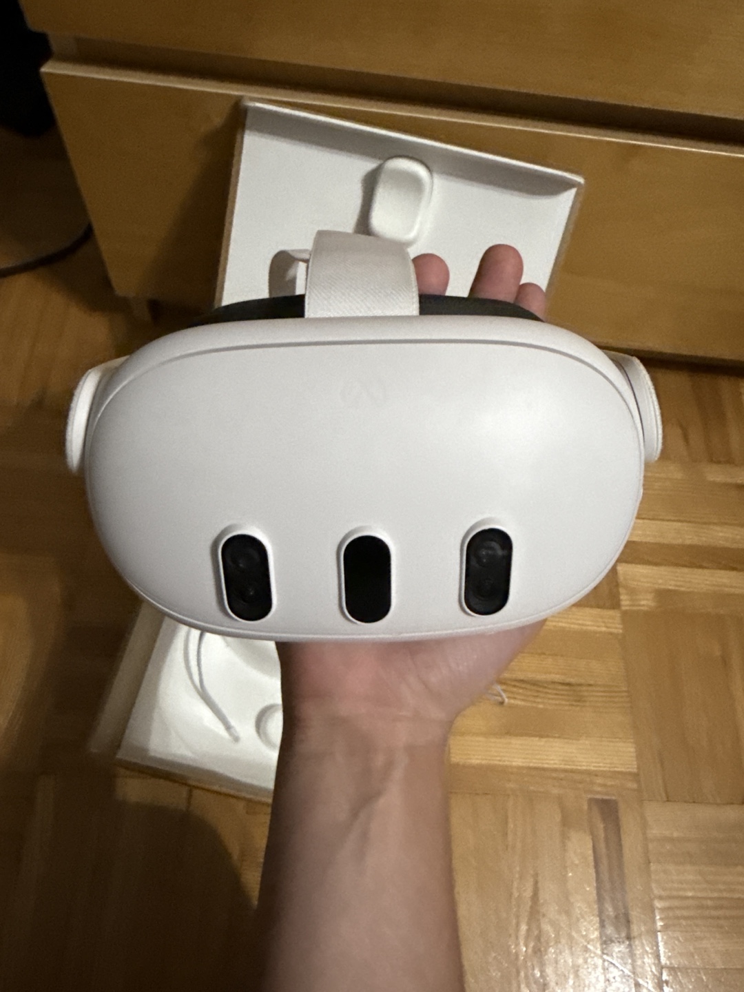 Like New Meta Quest 3 VR Headset - photo 5