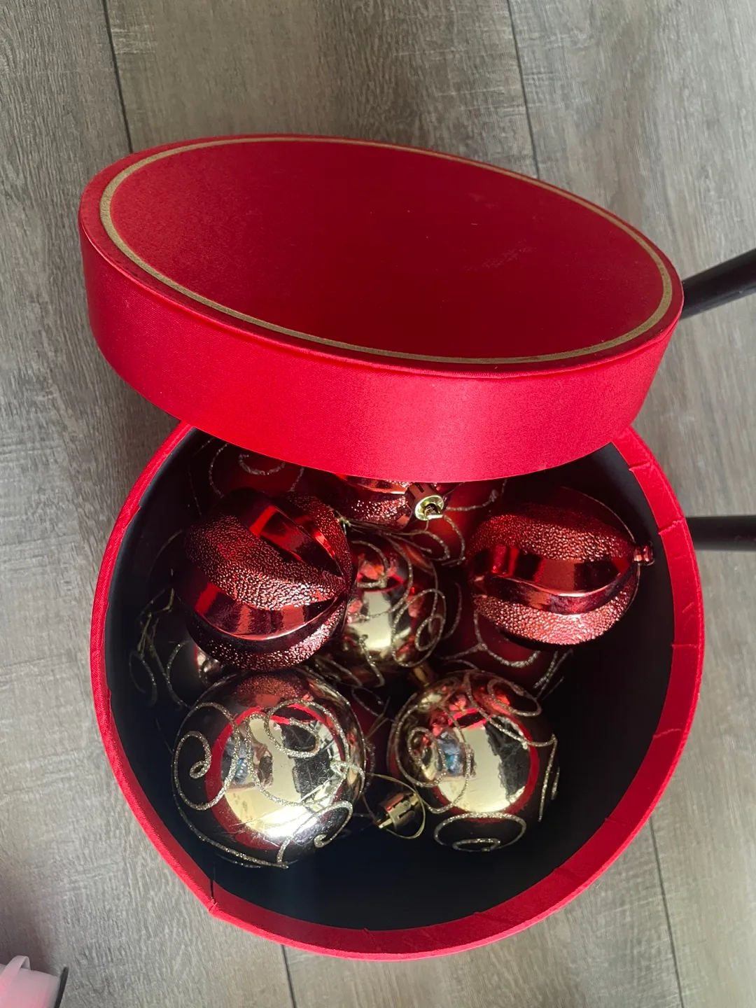 Red Christmas Ornaments with Box thumbnail