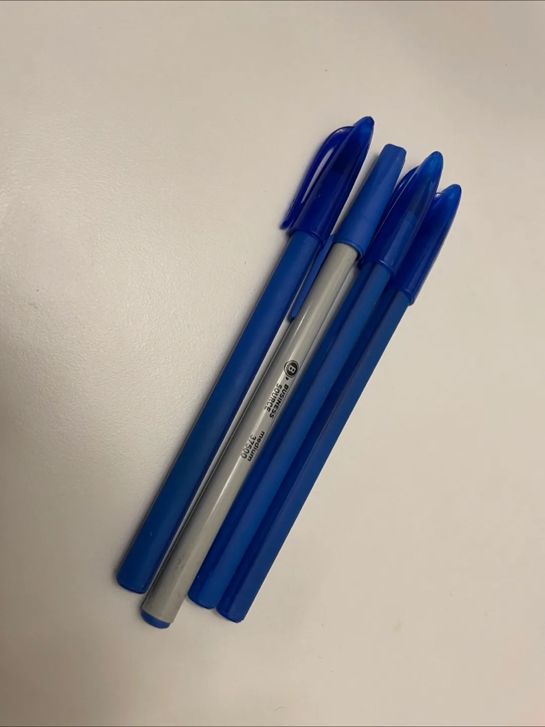 Blue Pens 🍁🇨🇦 thumbnail