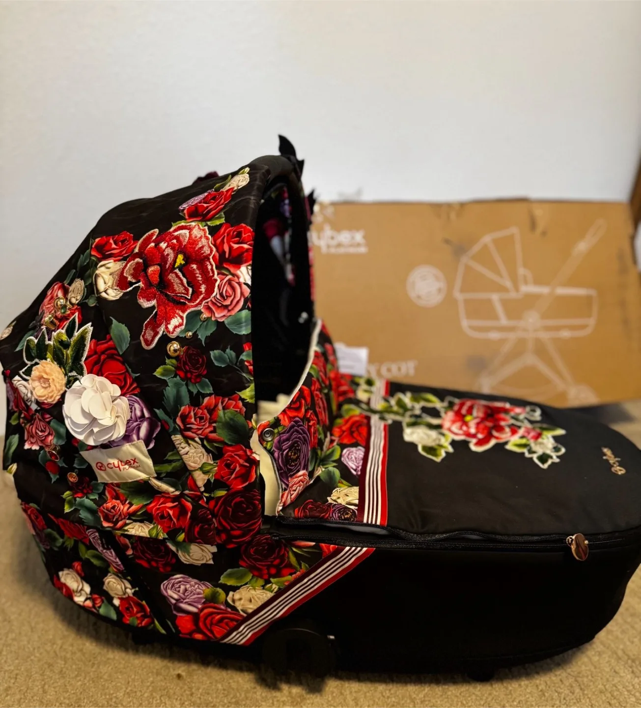 Cybex Mios Carry Cot - Floral Pattern thumbnail