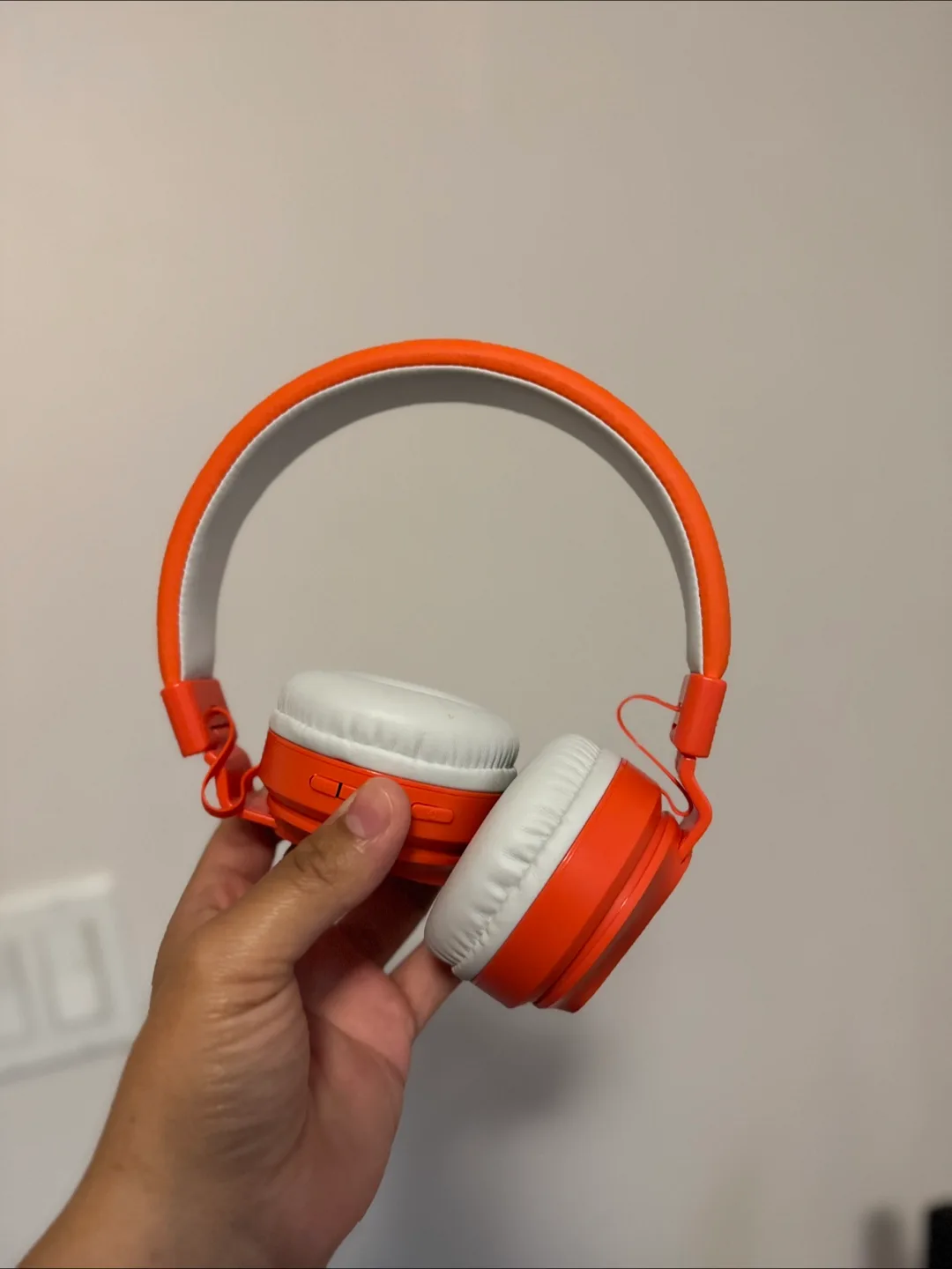 NEW Yoto wireless headphones thumbnail