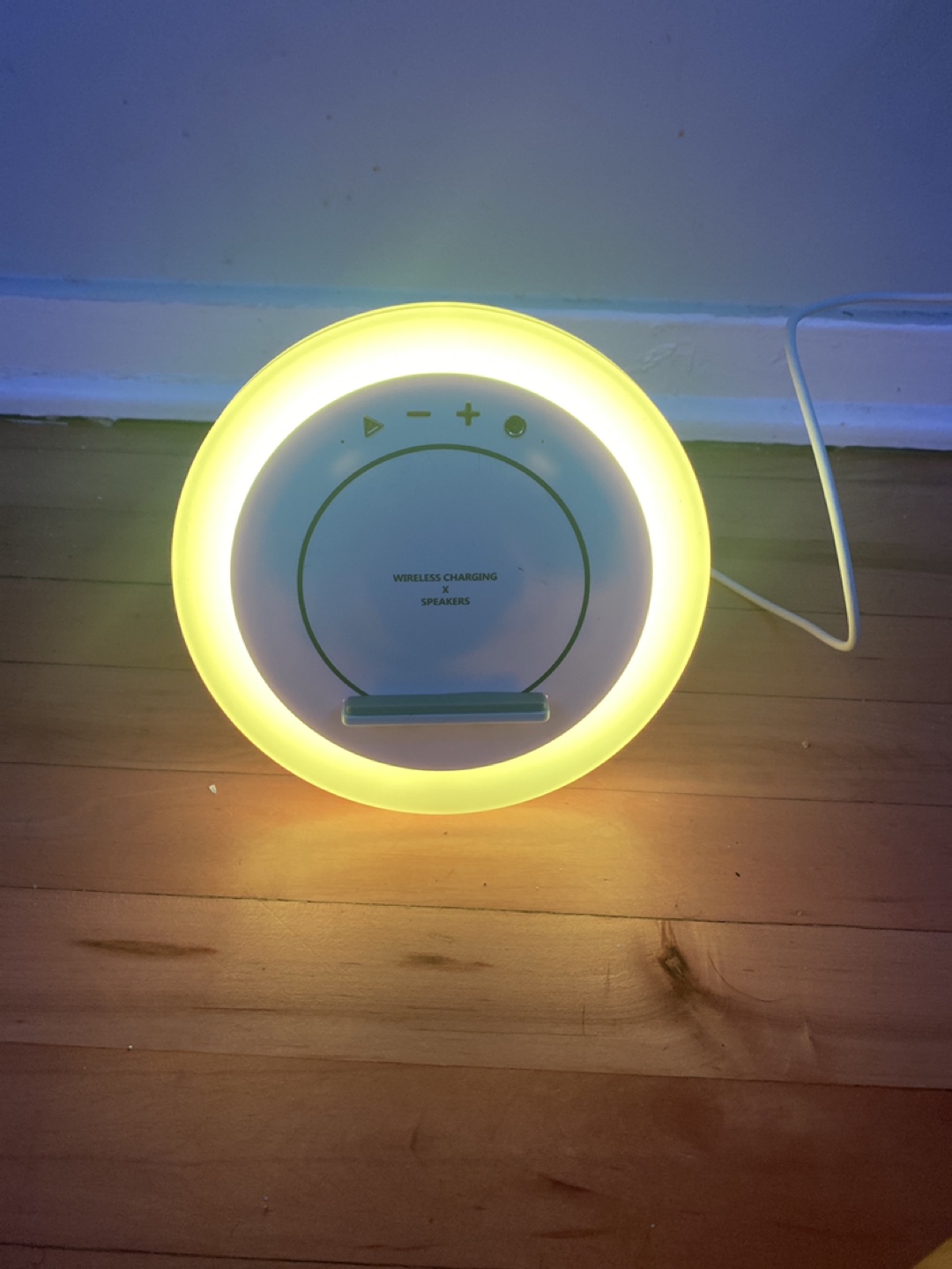 Wireless Charging Speaker - photo 3