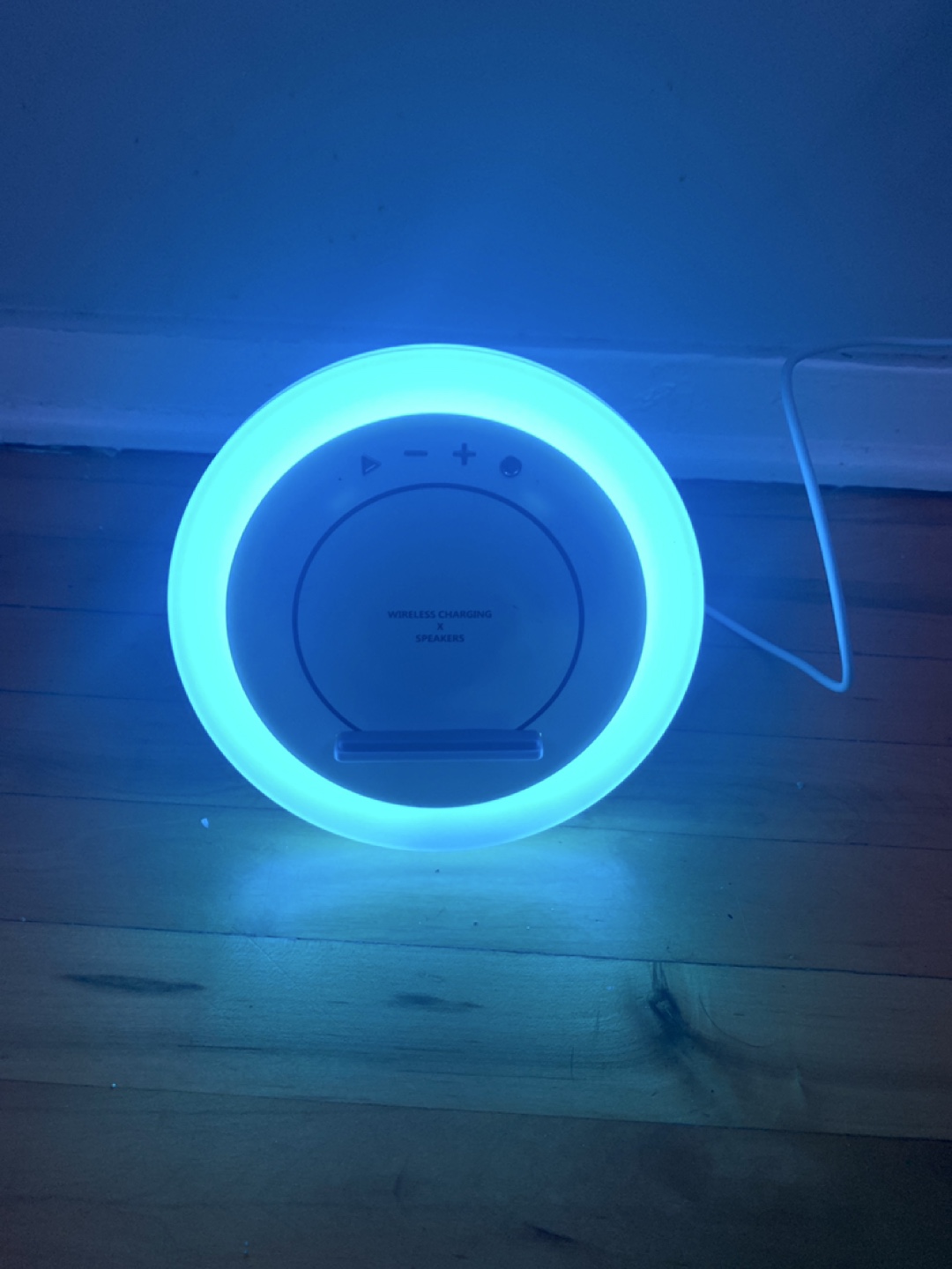 Wireless Charging Speaker - photo 4