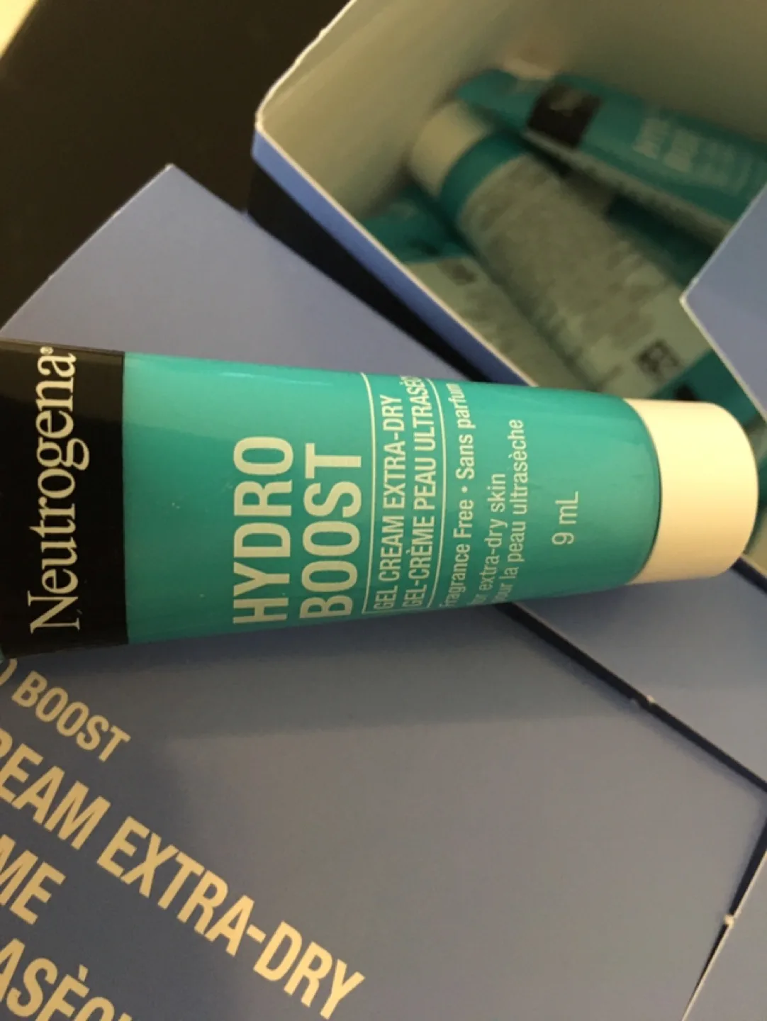 Neutrogena Hydro Boost Gel Cream Extra-Dry (9ml) thumbnail