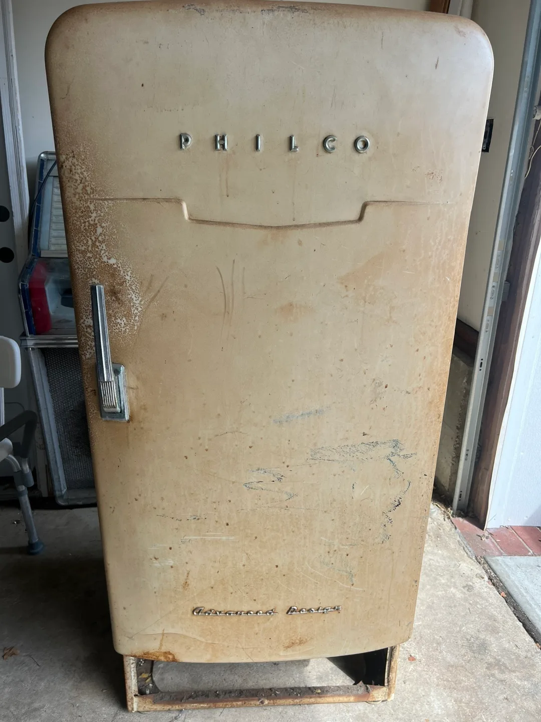 Vintage Philco Refrigerator - Model H 736 image indicator(5)