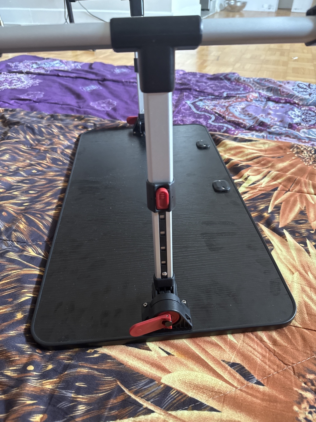 SAIJI Adjustable Laptop Bed Desk - photo 3
