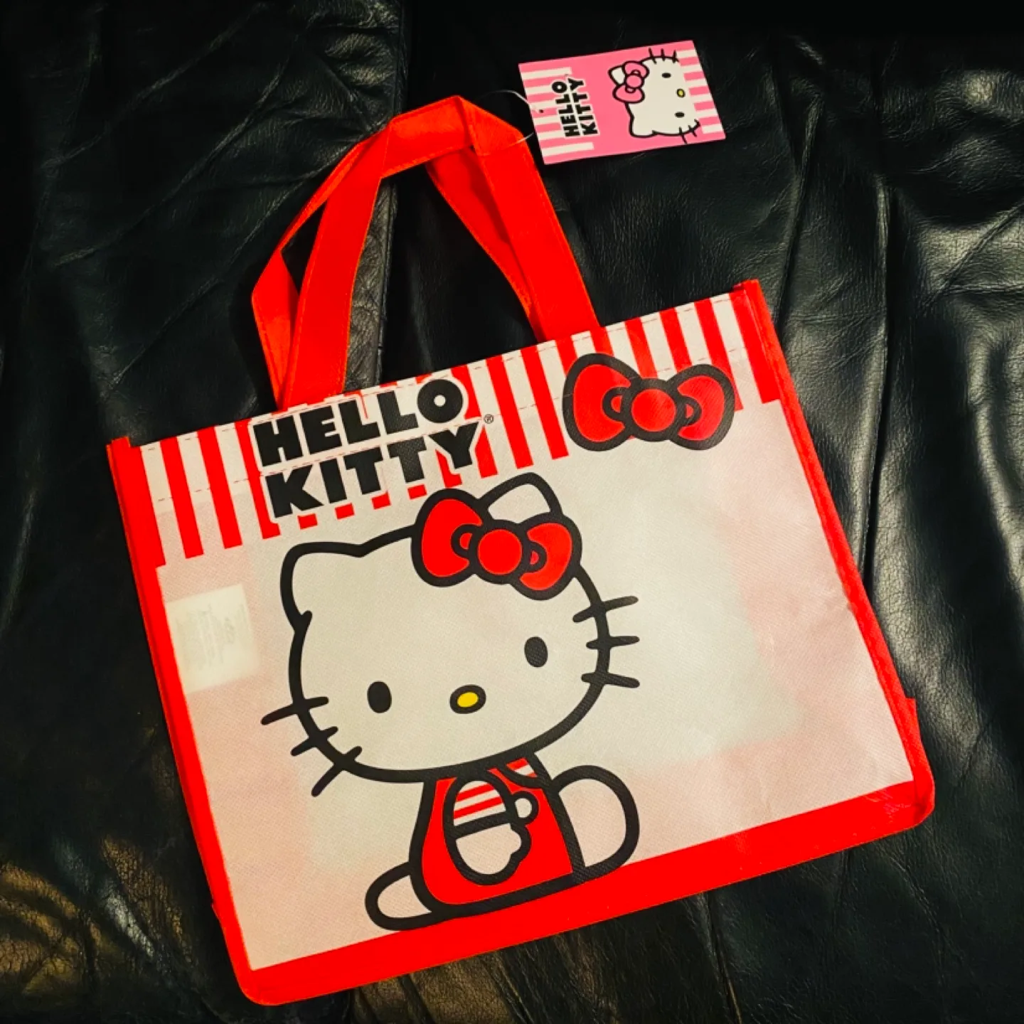 BNWT Hello Kitty Tote Bag image indicator(2)