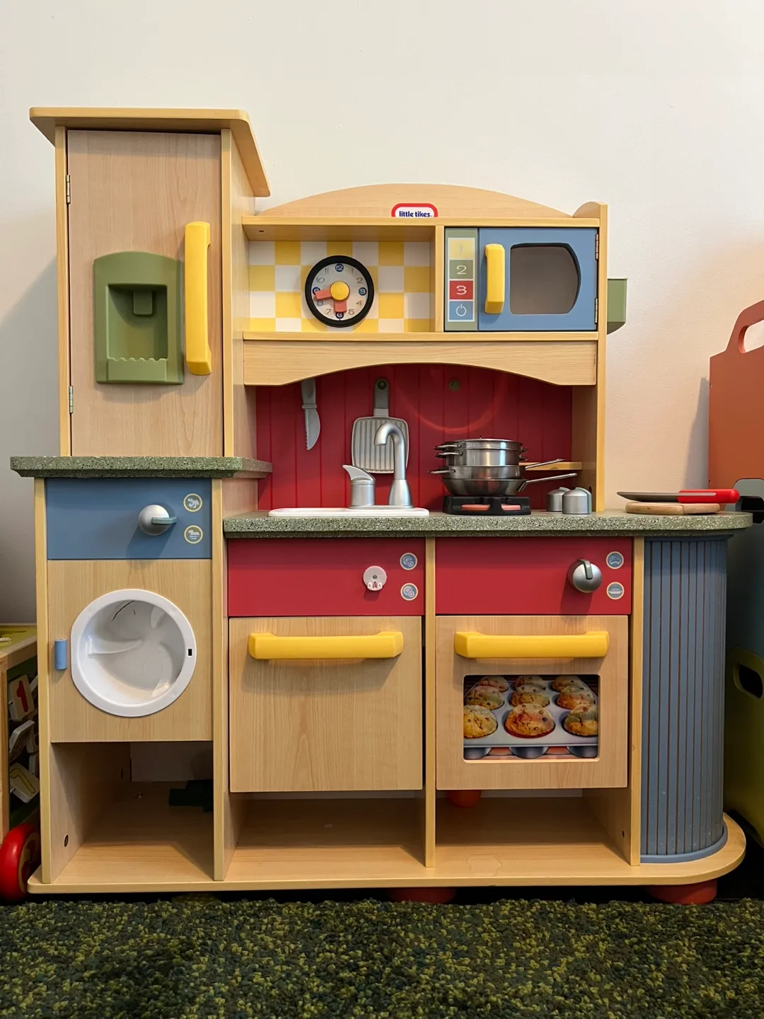 Little Tikes Deluxe Kitchen and Food Set thumbnail