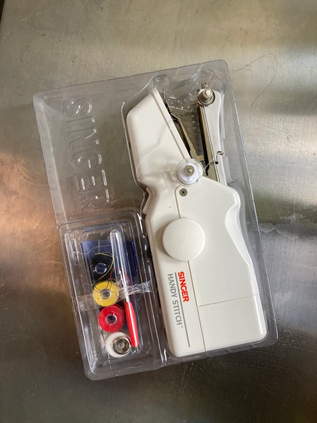 Singer Handy Stitch - Portable Sewing Machine thumbnail