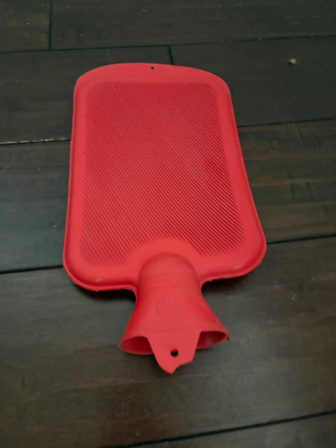 🇨🇦Red Rubber Hot Water Bottle thumbnail
