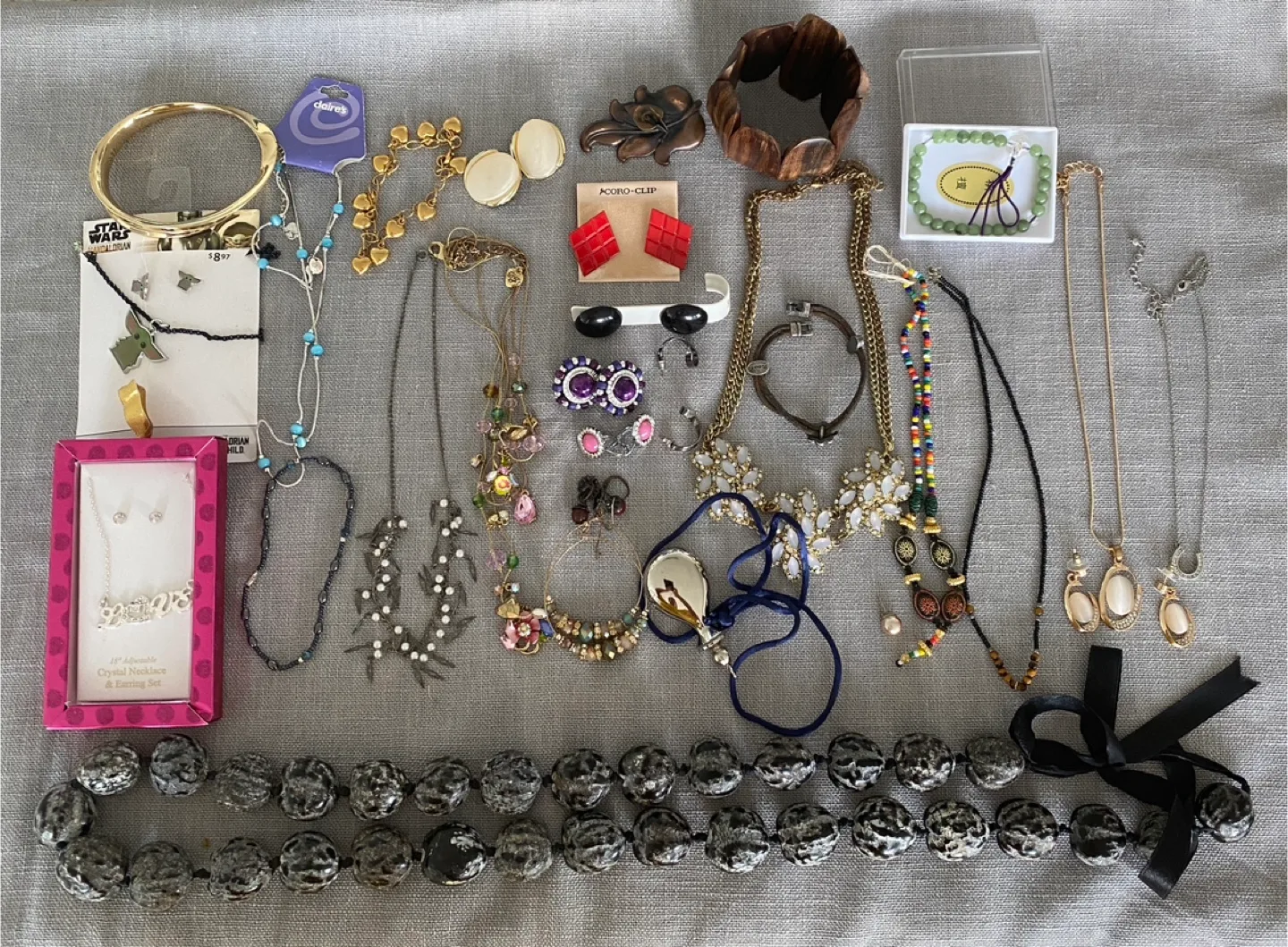 Vintage Costume Jewellery Lot all for 10$. thumbnail