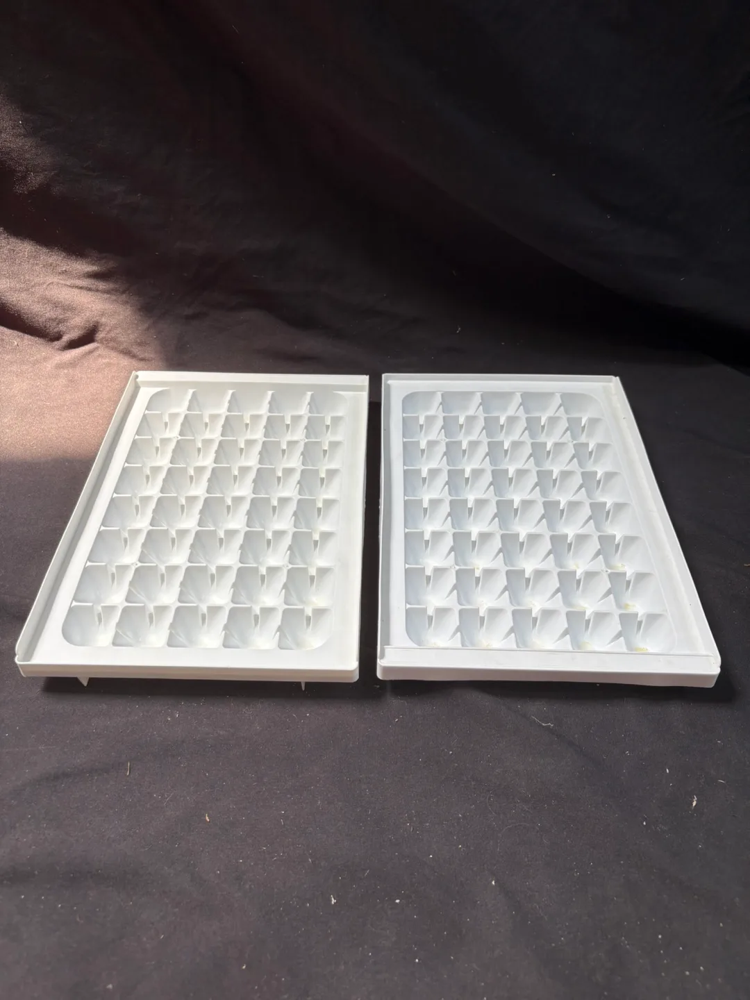 🇨🇦White Ice Cube Trays thumbnail
