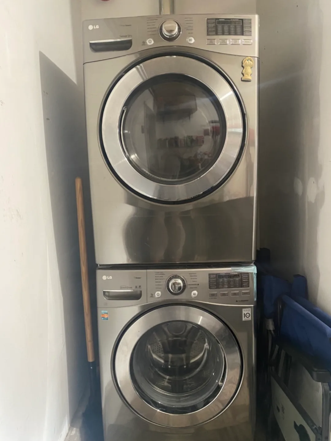 LG Washer and Dryer Set thumbnail