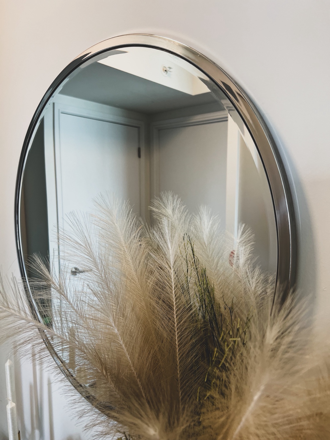 Glass top metal console table and metal round wall mirror - photo 3