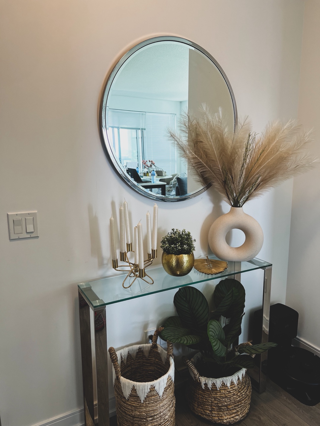 Glass top metal console table and metal round wall mirror - photo 4