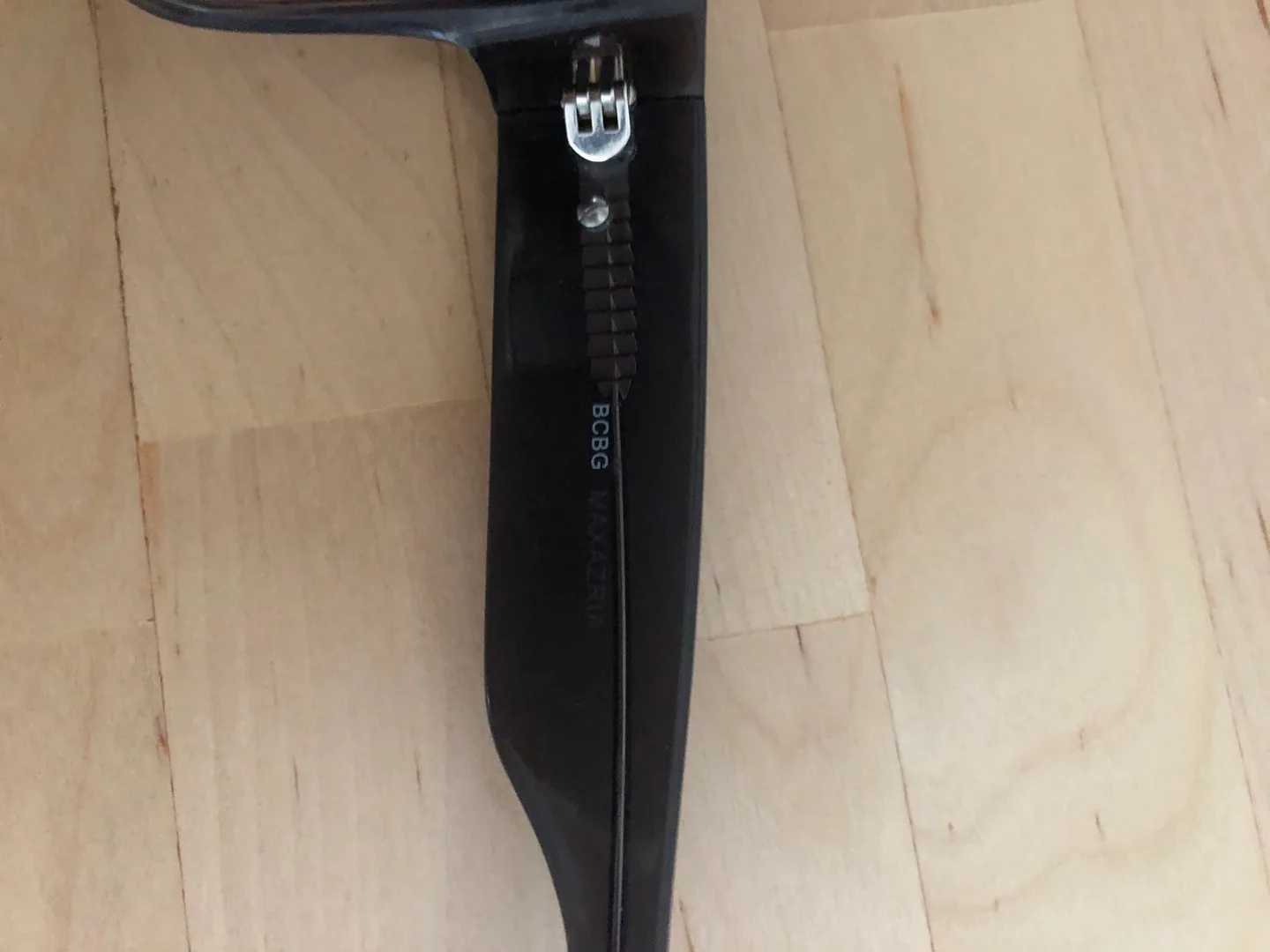 BCBG Maxazria Sunglasses - gradient lenses image indicator(3)