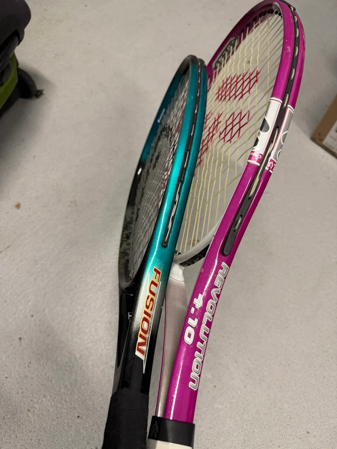Dunlop Revolution T-10 & Fusion Tennis Racquets image indicator(2)