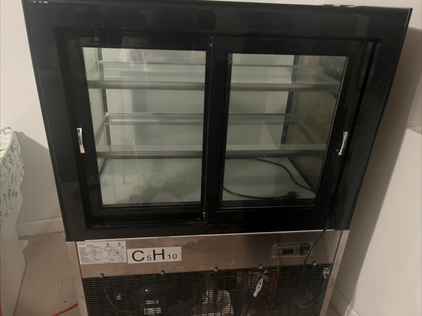 Marchia Display Refrigerator - Commercial Grade - photo 4