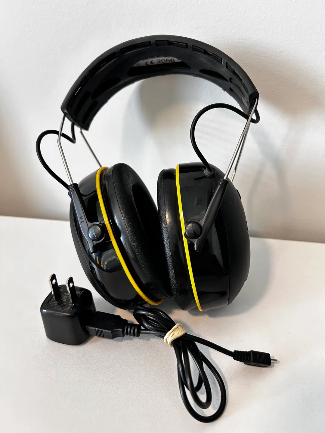 3M WorkTunes Wireless Hearing Protector With Bluetooth thumbnail