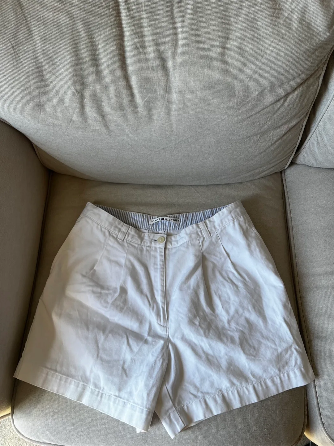 Tommy Hilfiger White Shorts - Size 8 thumbnail