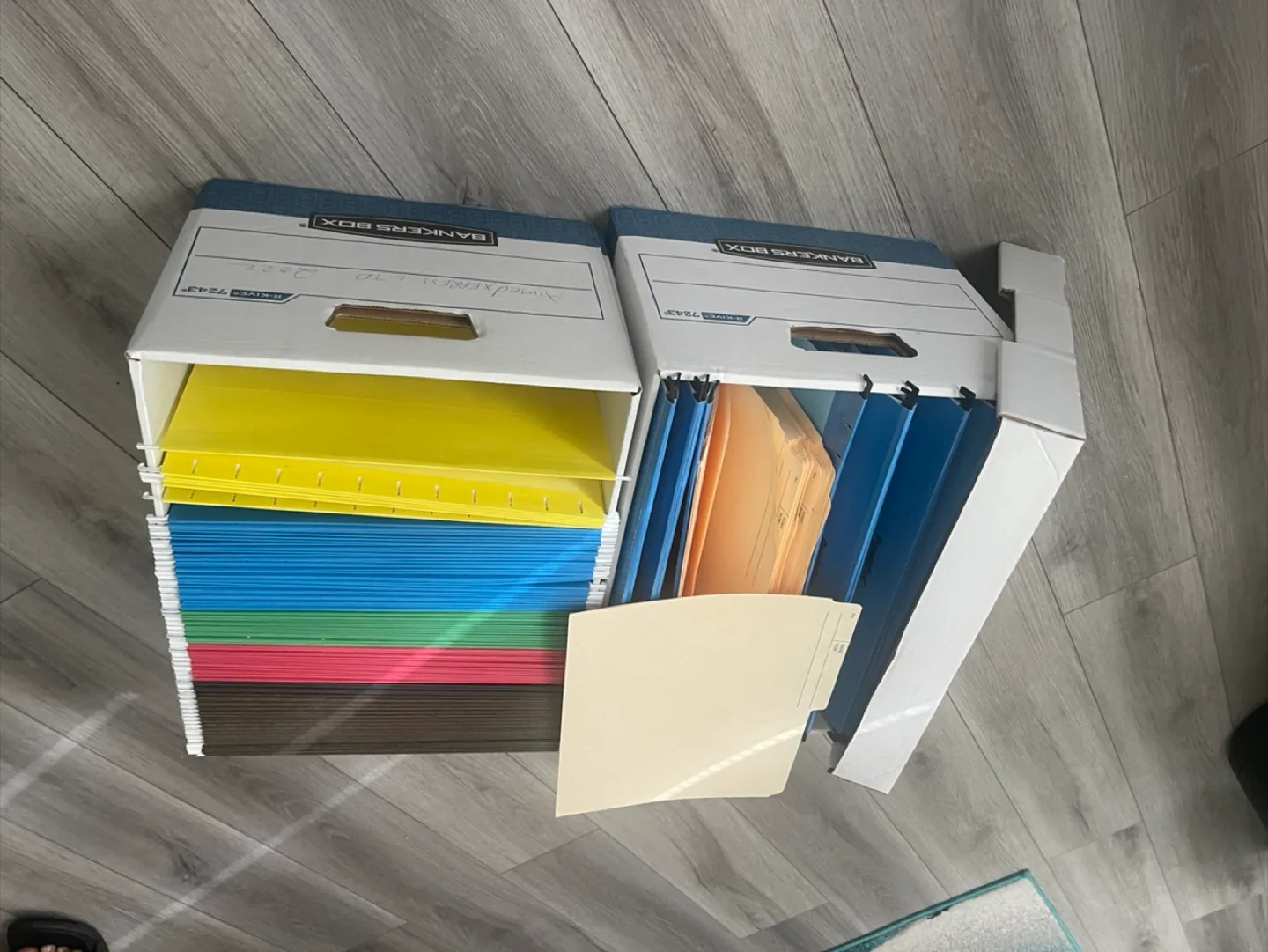 Bankers Box with Hanging File Folders thumbnail