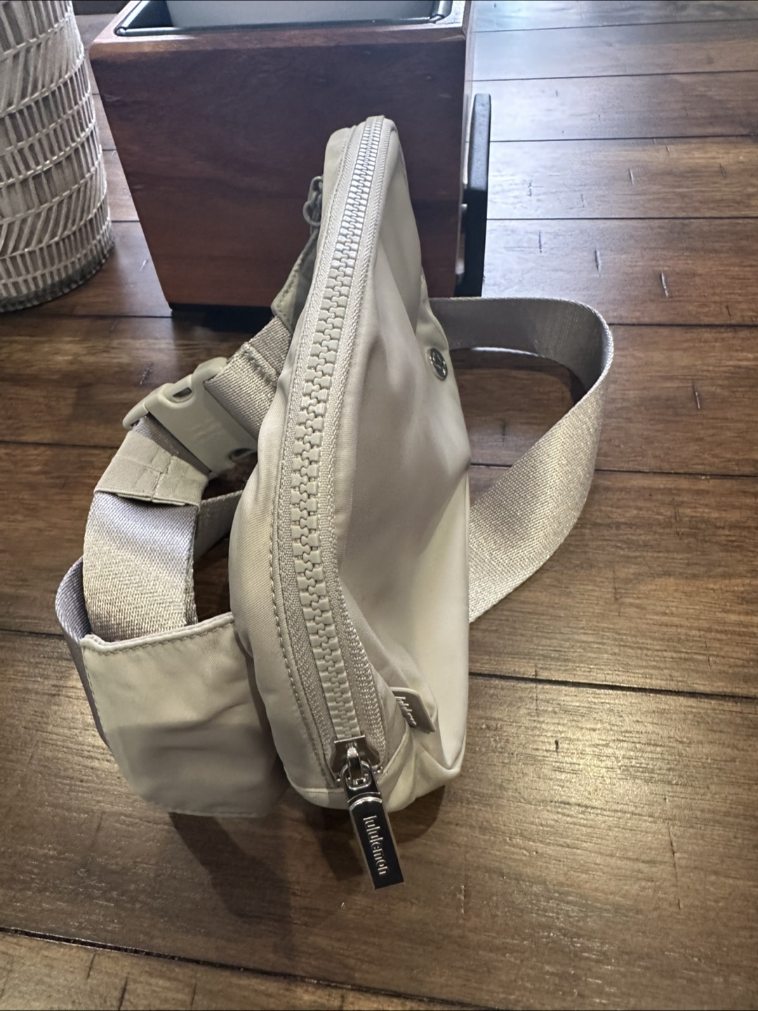 Lululemon Everywhere Belt Bag, Ash Grey - photo 2