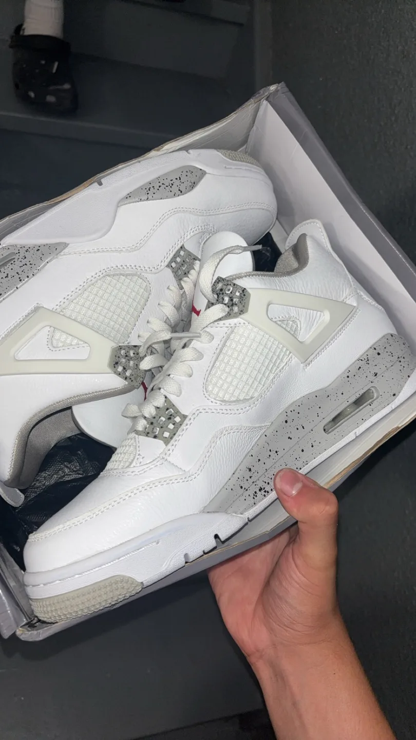 Air Jordan 4 Retro White Oreo(BRAND NEW) thumbnail